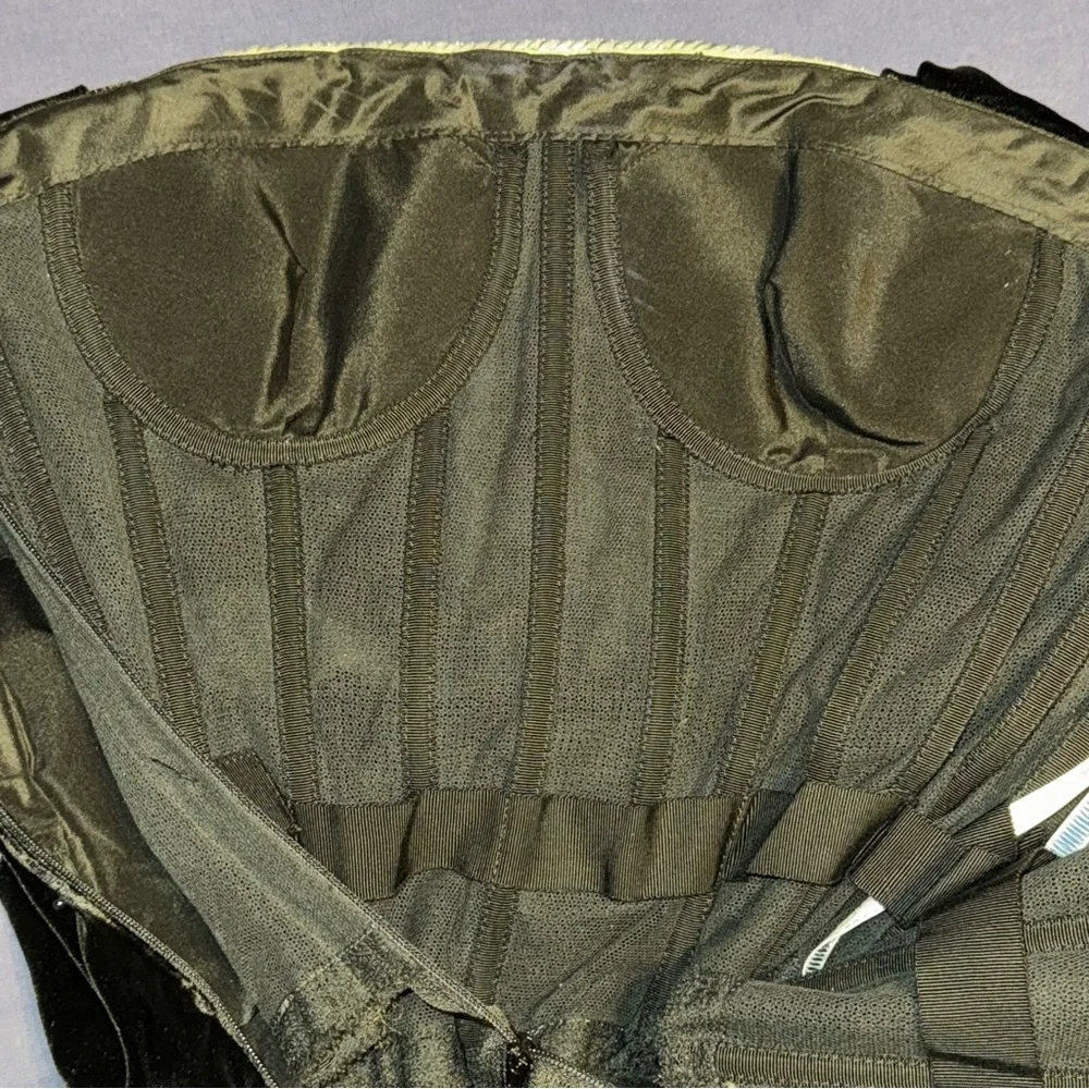 Oscar de la Renta black strapless draped velvet and sequin top / minidress - Picture 11 of 14